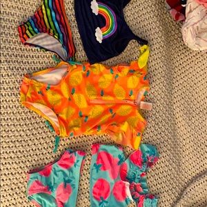 Size 3T gap bathing suits